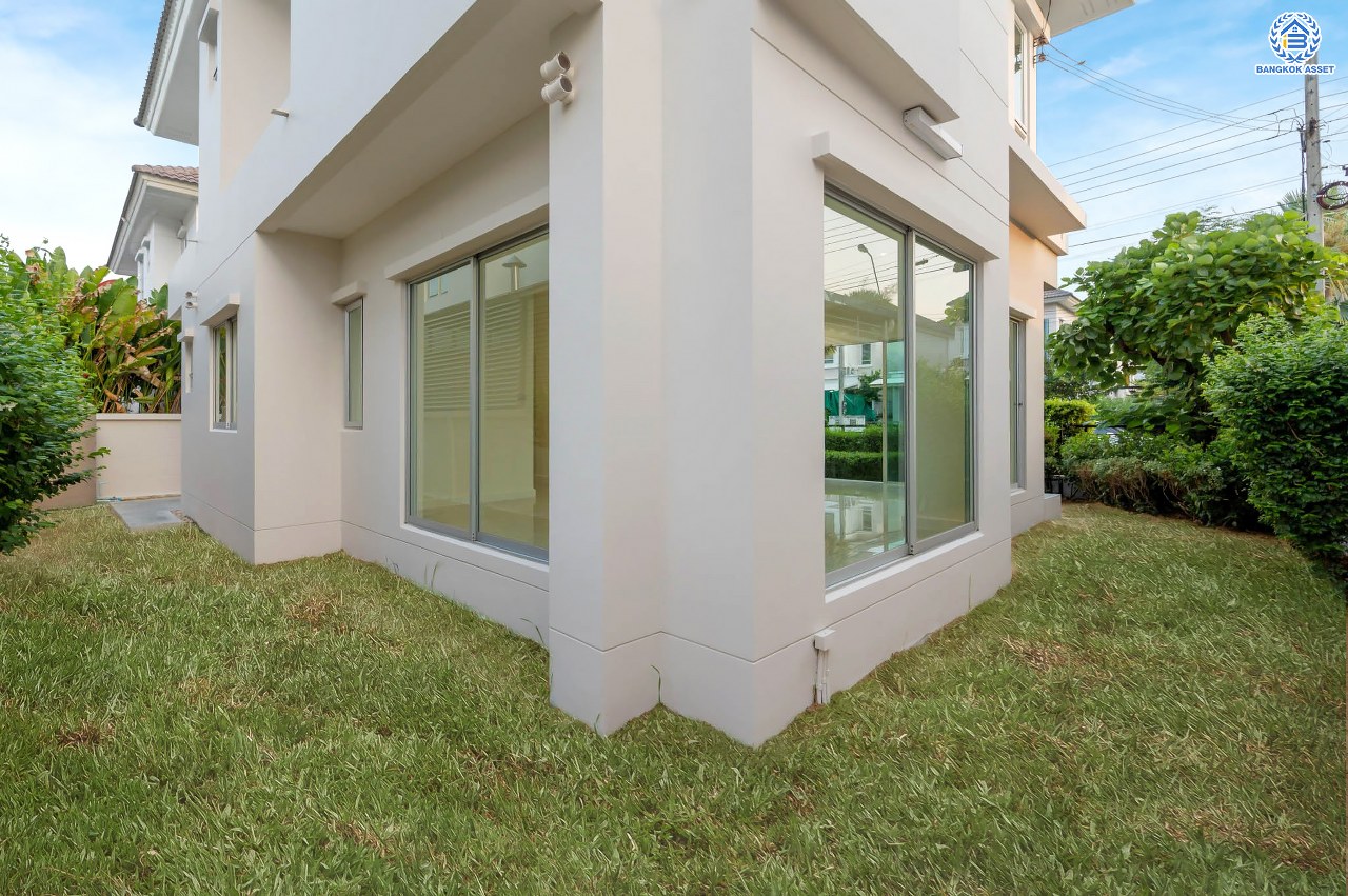 บ้านมือสองตกแต่งใหม่ โครงการ ไลฟ์ บางกอก บูเลอวาร์ด พระราม5 ตกแต่งหรูหรา เนื้อที่ 52.3 ตร.ว. ฟังก์ชัน 3 ห้องนอน 3 ห้องน้ำ 1 ห้องอเนกประสงค์ จอดรถได้ 2 คัน บนทำเลเชื่อมต่อเมือง ใกล้รถไฟฟ้าสายสีม่วง "สถานีแยกติวานนท์" จุดขึ้นทางด่วน "ศรีรัช" และรายล้อมด้วยสิ่งอำนวยความสะดวกครบ